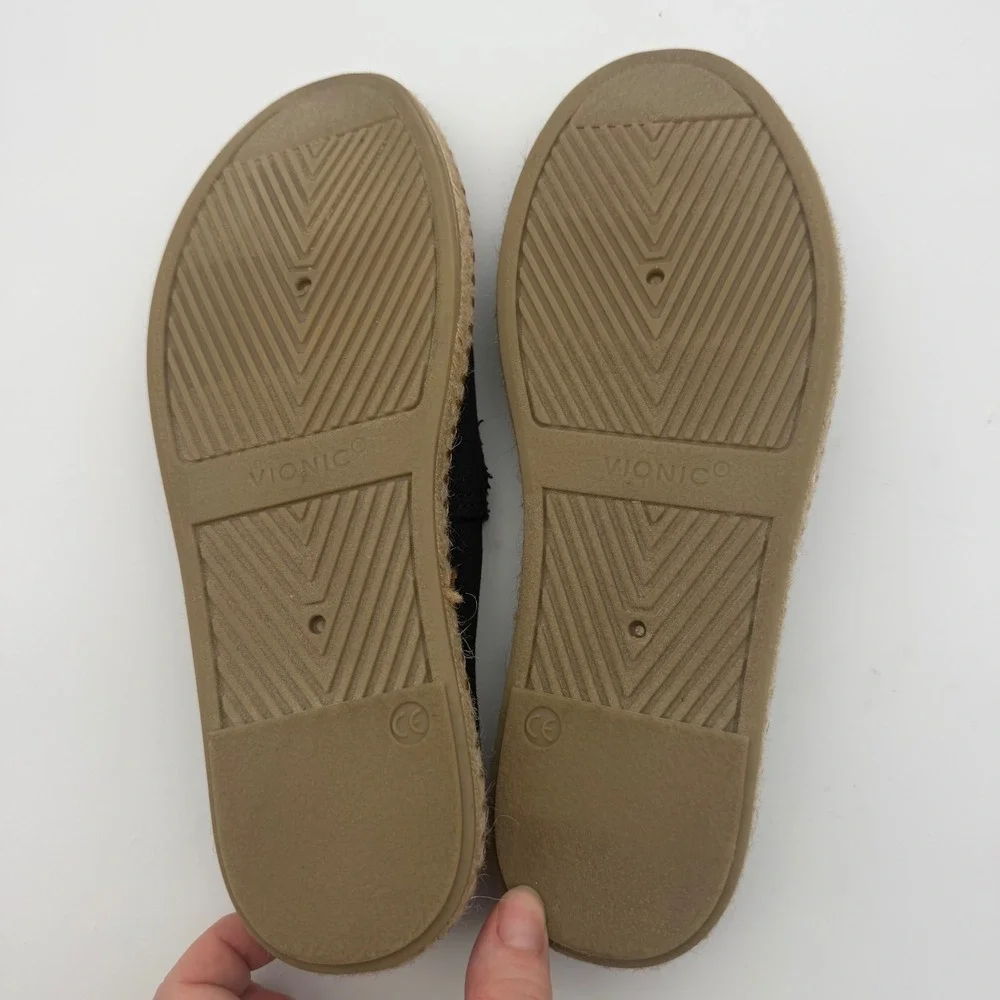 Vionic Beach Laguna Black Canvas Espadrille Slip On Shoes Size 8.5 Minimalist